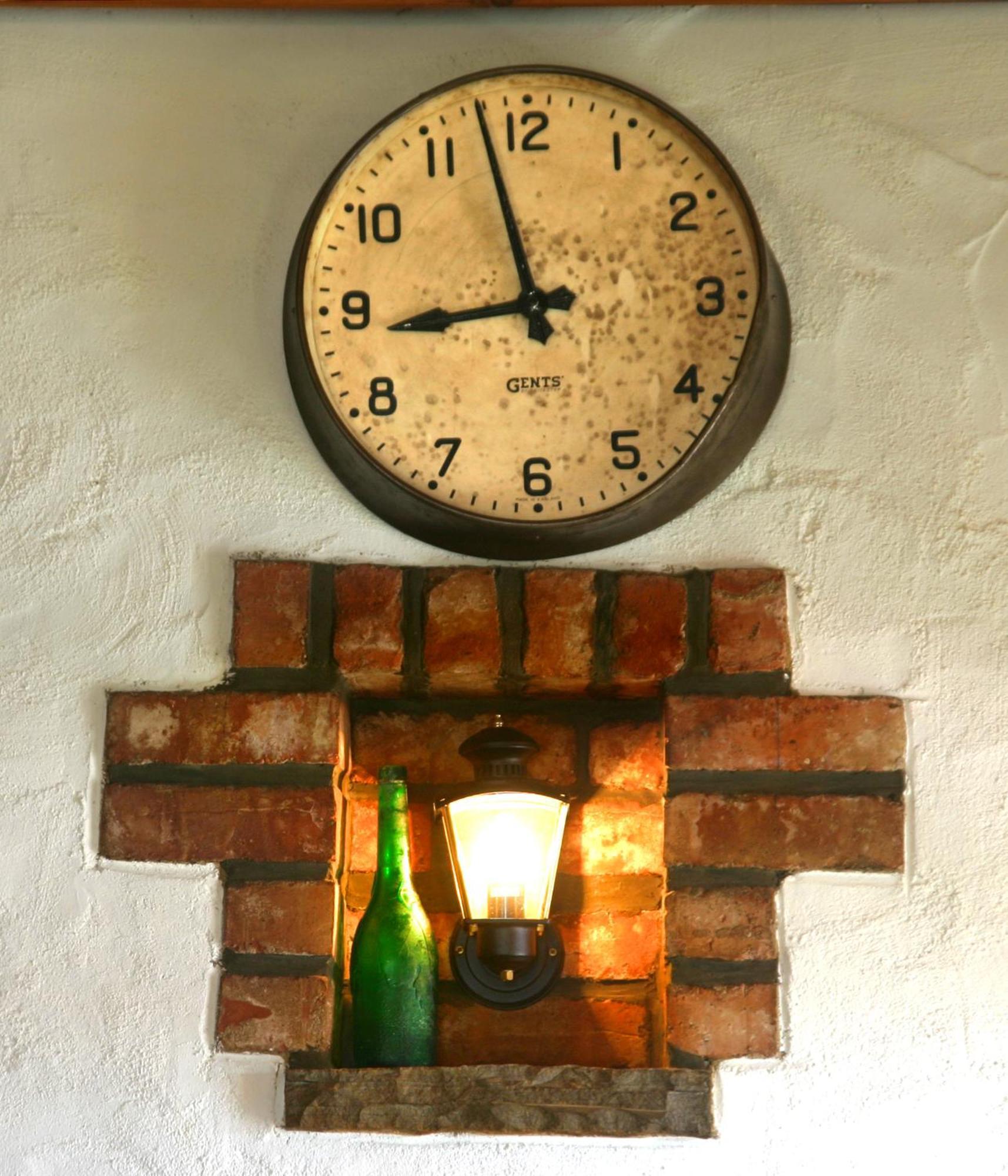 Maddens Bridge Bar & Guesthouse バンドラン エクステリア 写真